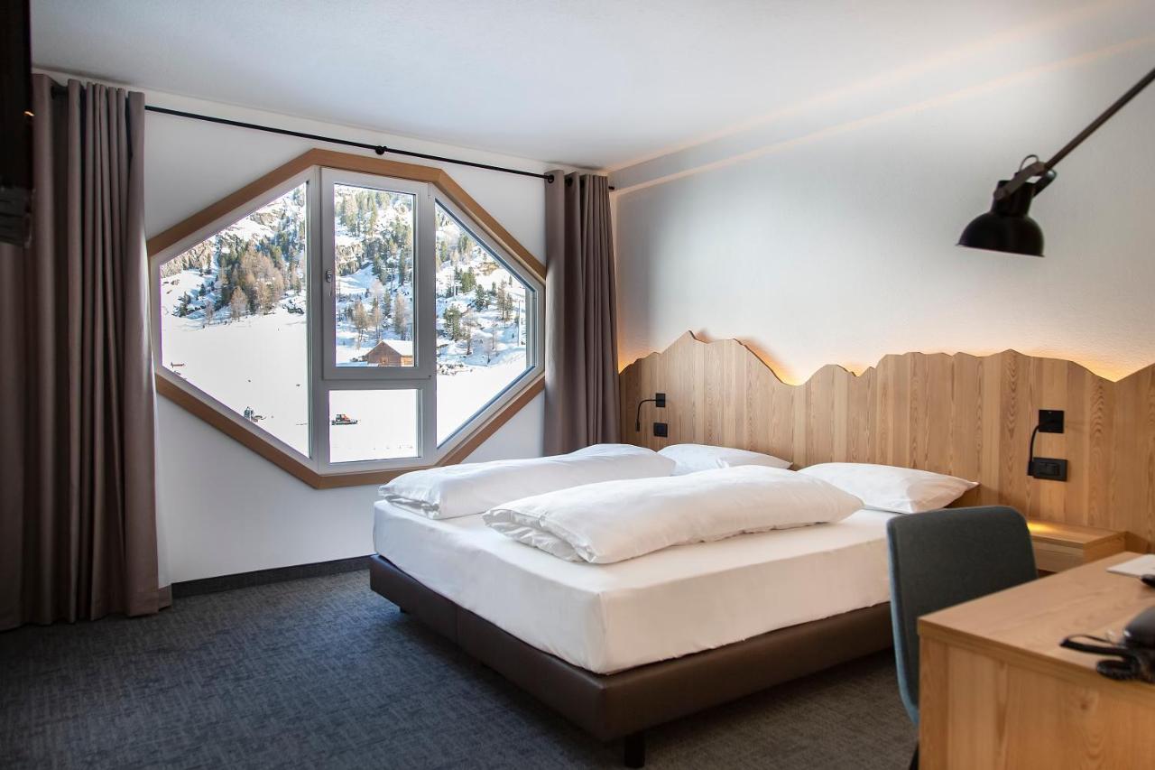 Blu Hotel Senales - Hotel Zirm Масо Корто Стая снимка